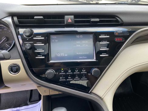 Used 2018 Toyota Camry LE w/ Moonroof Package image 15