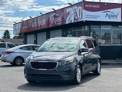 Used 2017 Kia Sedona LX w/ LX Essentials Premium Package