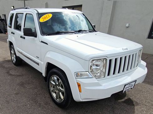Used 2012 Jeep Liberty Sport image 2