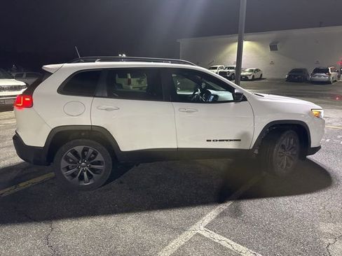 Used 2021 Jeep Cherokee Latitude Lux 80th Anniv w/ Quick Order Package 26U 80TH image 8