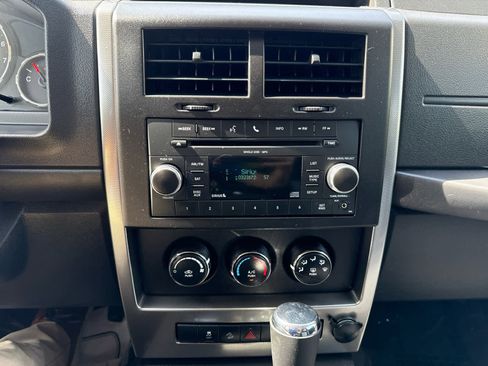 Used 2010 Jeep Liberty Sport w/ Popular Equipment Group AWD/4WD image 19