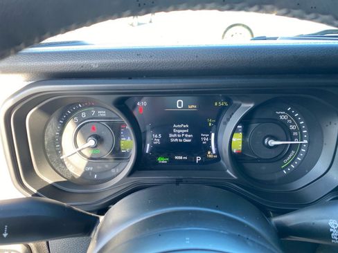 Used 2025 Jeep Wrangler Willys image 18