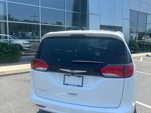 Used 2024 Chrysler Voyager LX FWD image 4