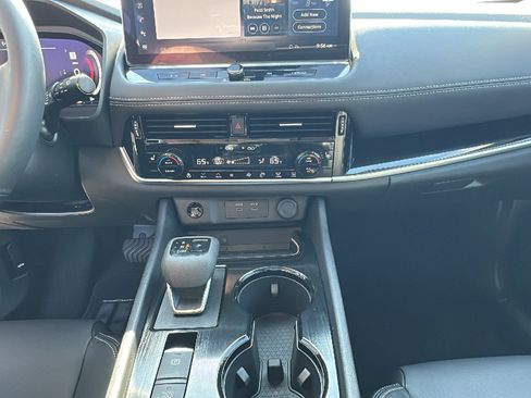 Certified 2024 Nissan Rogue SL w/ SL Premium Package AWD/4WD image 20