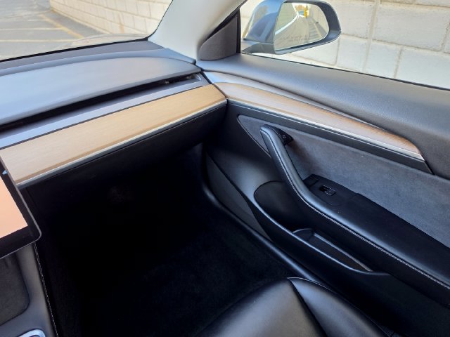 Used 2022 Tesla Model 3 Long Range AWD/4WD image 32