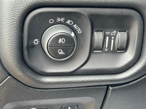 New 2026 RAM 1500 Laramie AWD/4WD image 14