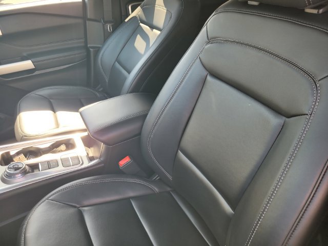 Certified 2023 Ford Explorer XLT w/ Equipment Group 202A RWD image 11