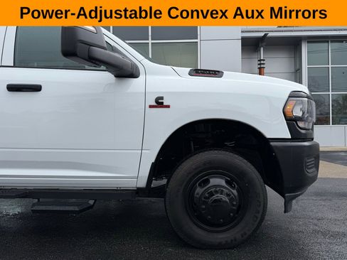 Used 2024 RAM 3500 Tradesman w/ Convenience Group AWD/4WD image 18