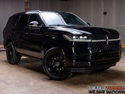 Used 2025 Lincoln Navigator Reserve w/ Jet Appearance Package