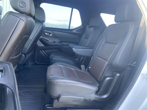 Certified 2022 Chevrolet Traverse High Country w/ LPO, Floor Liner Package image 26
