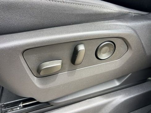 Used 2025 GMC Sierra 1500 Elevation AWD/4WD image 9