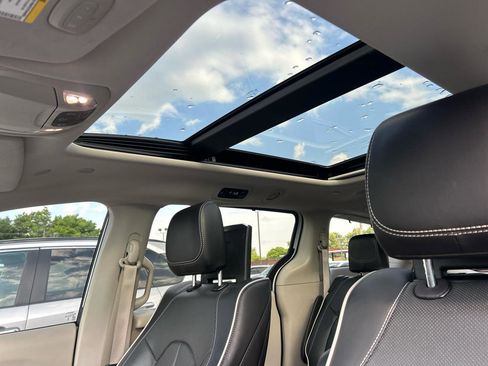 Used 2023 Chrysler Pacifica Limited w/ Uconnect Theater Family Group AWD/4WD image 25