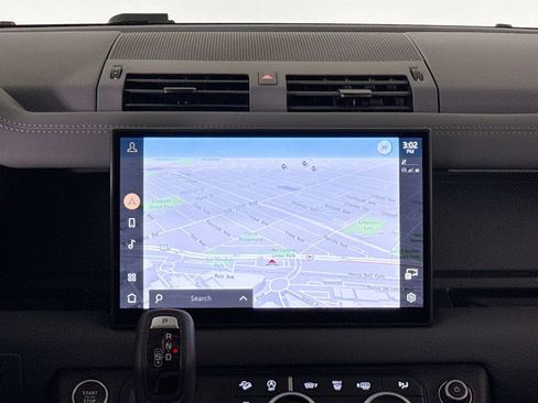 Used 2025 Land Rover Defender 110 X-Dynamic SE image 23