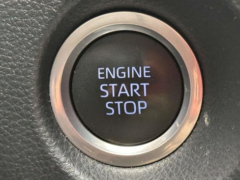 Used 2022 Toyota Corolla Cross LE image 26