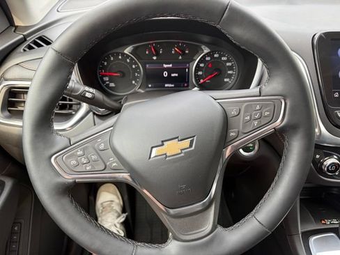 Used 2023 Chevrolet Equinox Premier FWD image 27