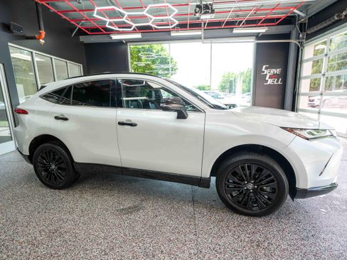 Used 2023 Toyota Venza Nightshade AWD/4WD image 5