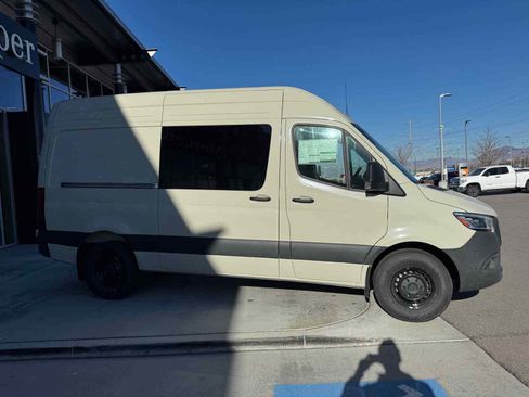 New 2025 Mercedes-Benz Sprinter 2500 image 9