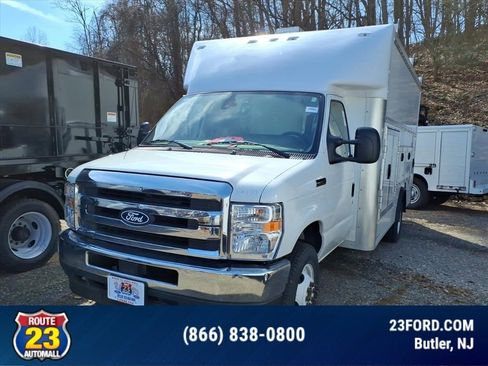 New 2026 Ford E-450 and Econoline 450 Super Duty w/ Power Equipment Group RWD image 3