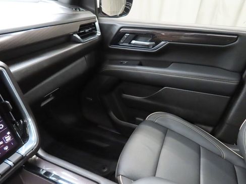 Used 2025 GMC Yukon Elevation w/ Elevation Premium Package image 35