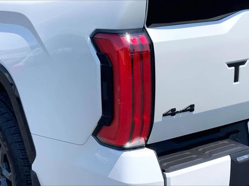 Used 2024 Toyota Tundra Platinum AWD/4WD image 29