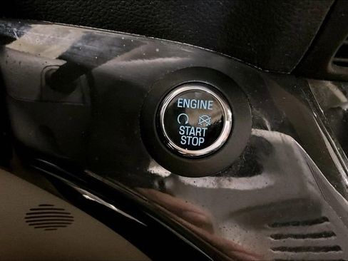 Used 2015 Ford Escape Titanium w/ Equipment Group 301A AWD/4WD image 32
