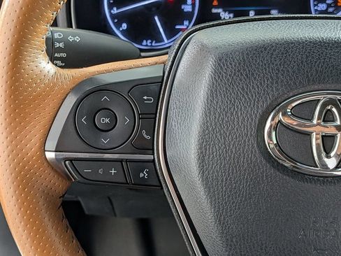 Used 2019 Toyota Avalon Limited FWD image 14