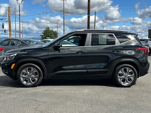 Used 2024 Kia Seltos S AWD/4WD image 8