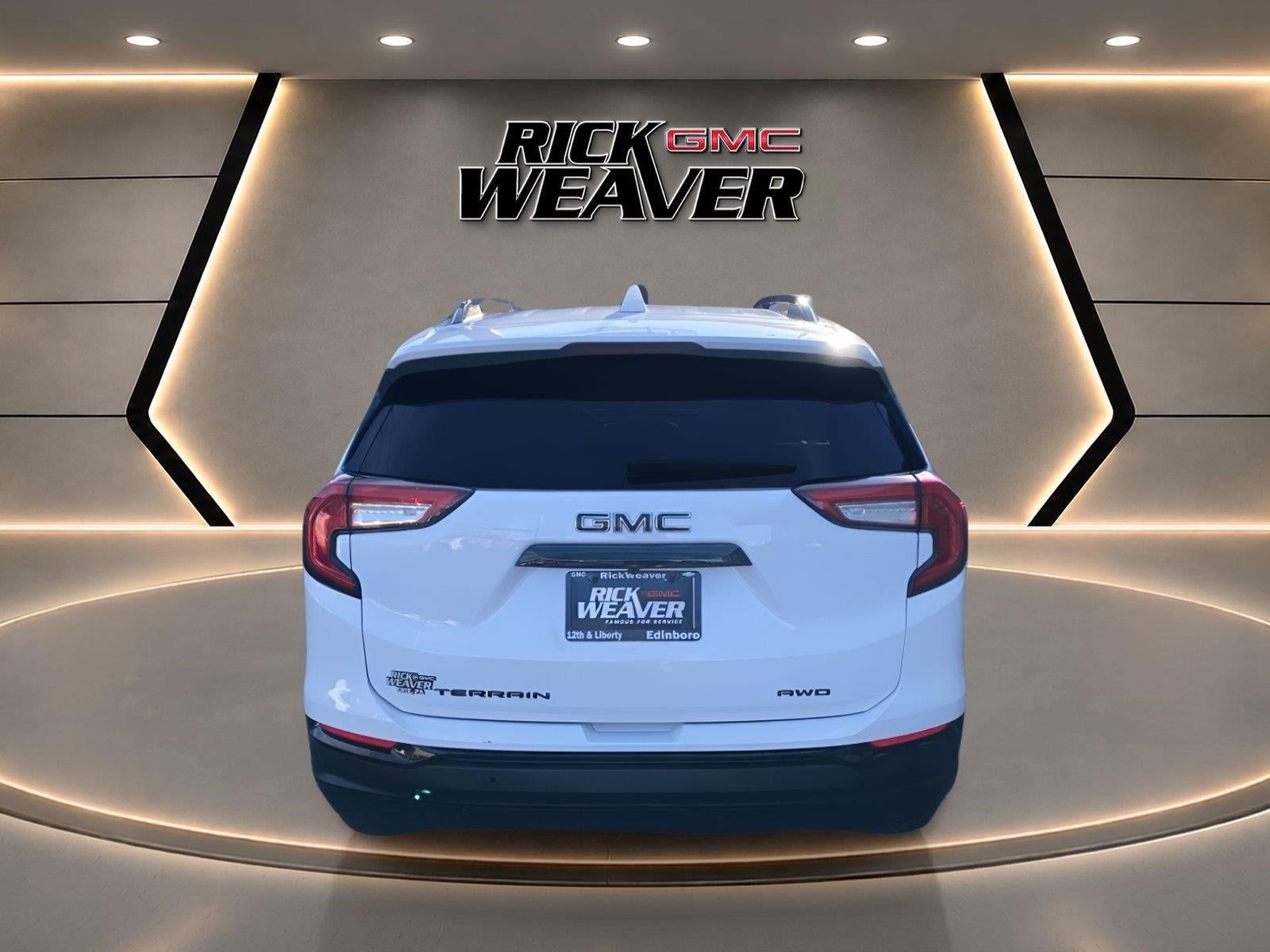 Used 2024 GMC Terrain SLE w/ Driver Convenience Package AWD/4WD image 5