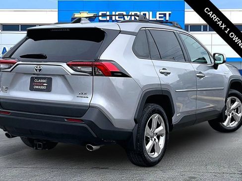 Used 2021 Toyota RAV4 XLE Premium AWD/4WD image 19