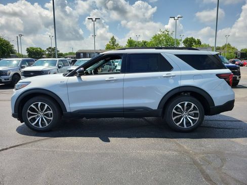 New 2026 Ford Explorer ST-Line AWD/4WD image 7