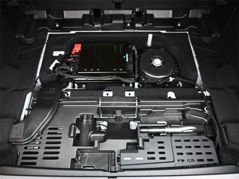 New 2025 Mercedes-Benz GLB 250 image 24