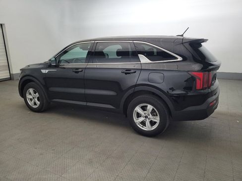 Used 2022 Kia Sorento LX AWD/4WD image 3