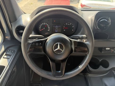 Used 2019 Mercedes-Benz Sprinter 170 image 10