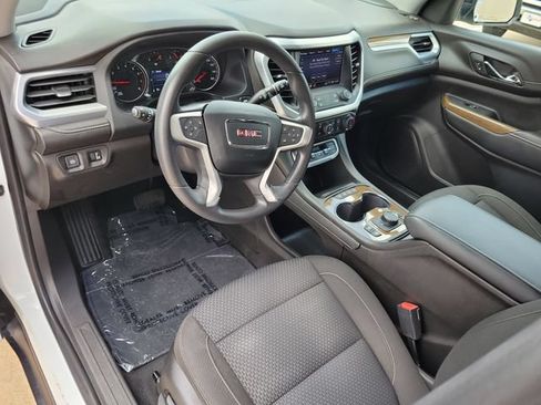 Used 2023 GMC Acadia SLE w/ Driver Convenience Package FWD image 17