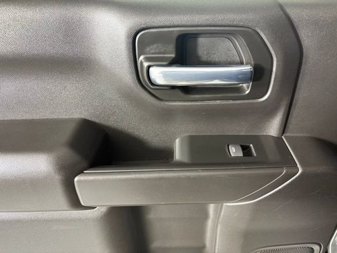 Used 2022 Chevrolet Silverado 1500 Custom w/ Safety Confidence Package image 34