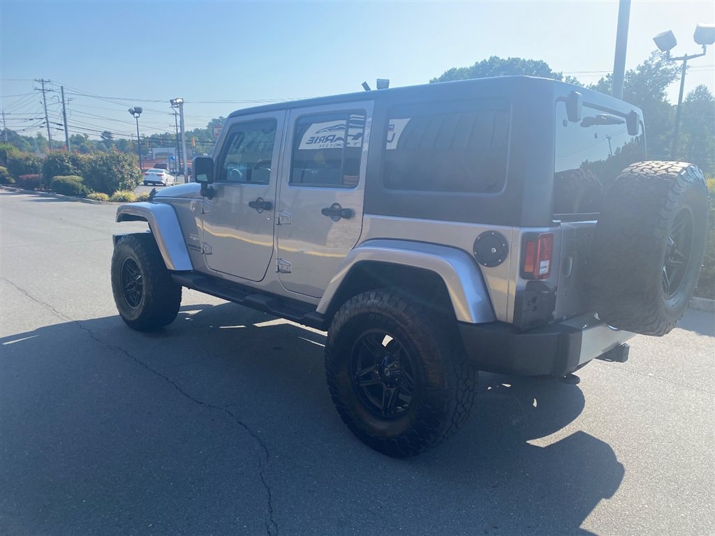 Used 2015 Jeep Wrangler Unlimited Sahara w/ Connectivity Group AWD/4WD image 4