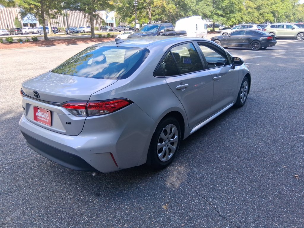 Used 2023 Toyota Corolla LE FWD image 5