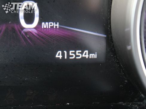 Used 2024 Kia Carnival EX image 14