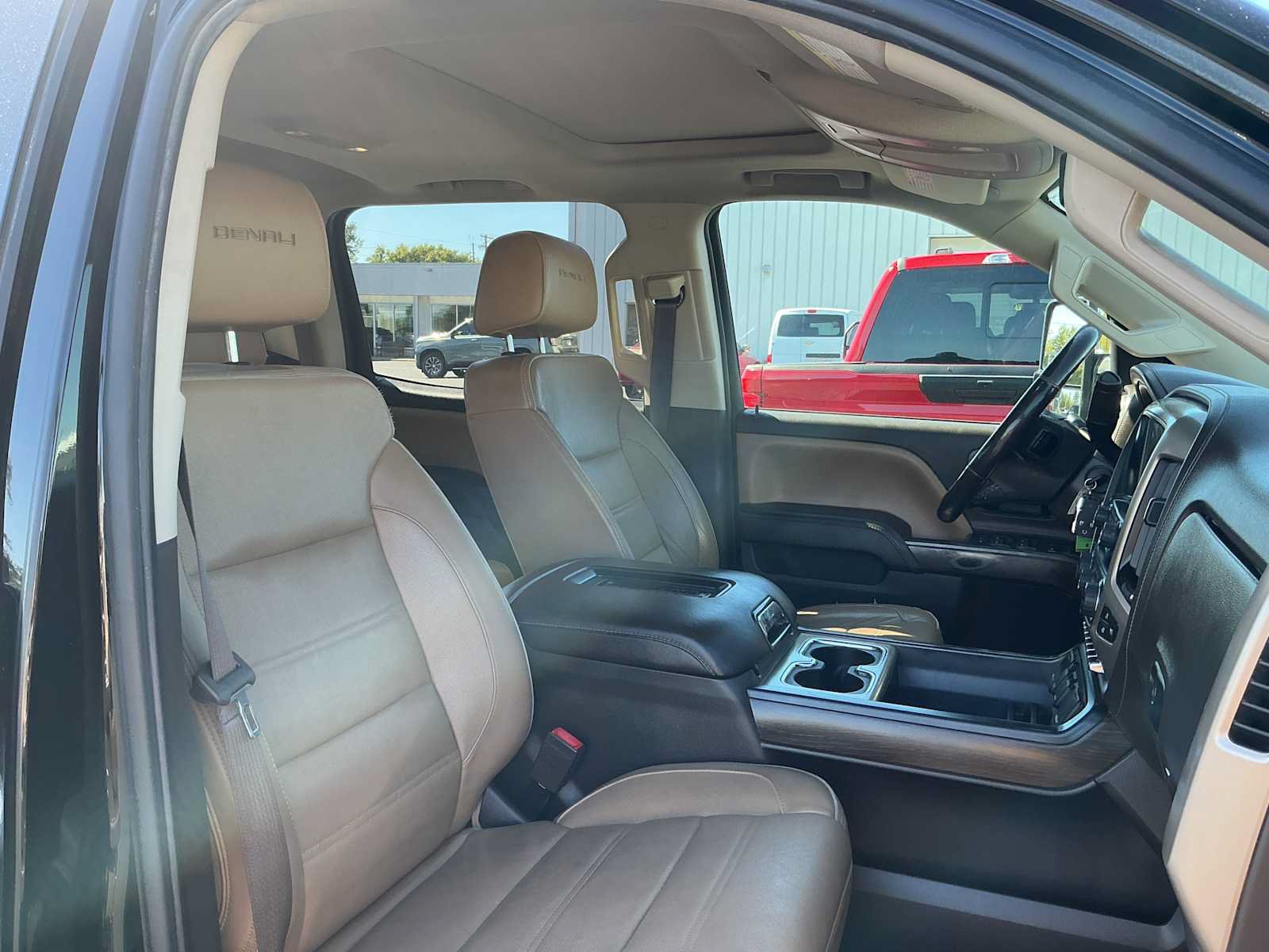 Used 2017 GMC Sierra 2500 Denali w/ Duramax Plus Package AWD/4WD image 25