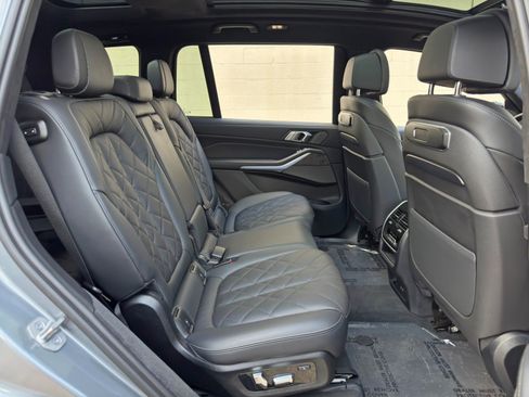 Used 2023 BMW X7 xDrive40i w/ M Sport Package AWD/4WD image 46