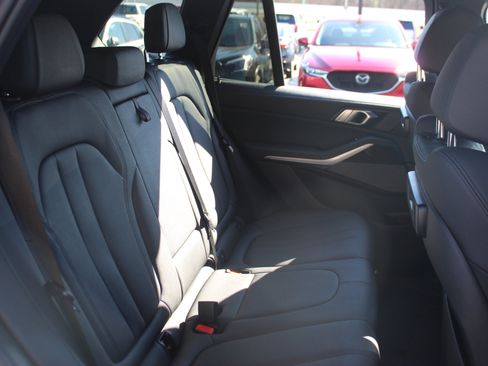 Used 2021 BMW X5 xDrive40i image 32