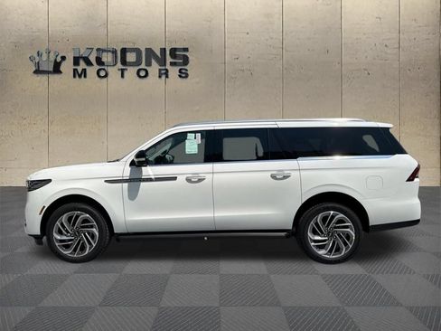 New 2027 Lincoln Navigator L Premier AWD/4WD image 4