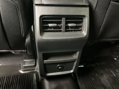 Certified 2024 Ford Edge SE w/ Cargo Accessory Package image 11