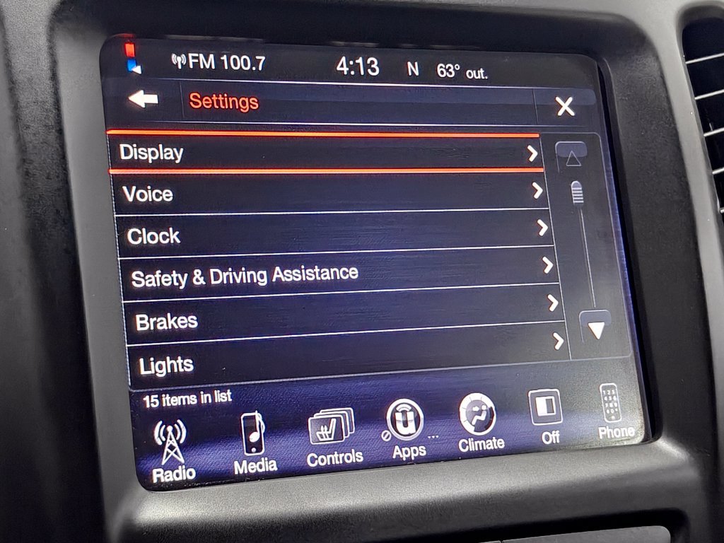 Used 2017 Jeep Cherokee Latitude w/ Cold Weather Group AWD/4WD image 35