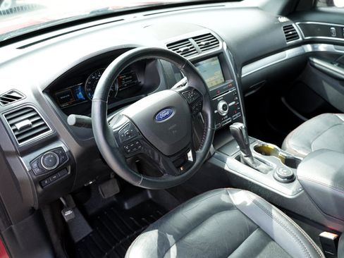 Used 2018 Ford Explorer Sport image 15