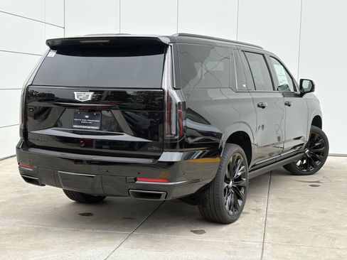 New 2026 Cadillac Escalade ESV Platinum Sport w/ LPO, ONYX Package AWD/4WD image 7