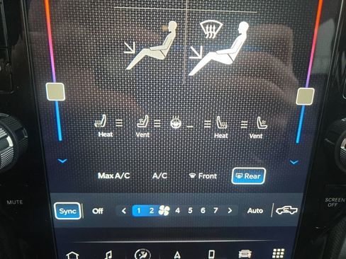 Used 2023 RAM 3500 Limited image 24