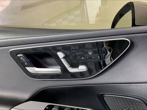 Used 2024 Mercedes-Benz GLC 300 image 30