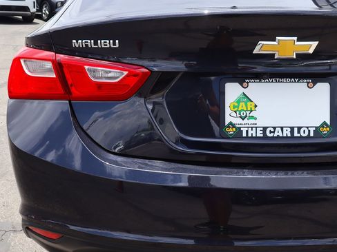 Used 2023 Chevrolet Malibu LT FWD image 19