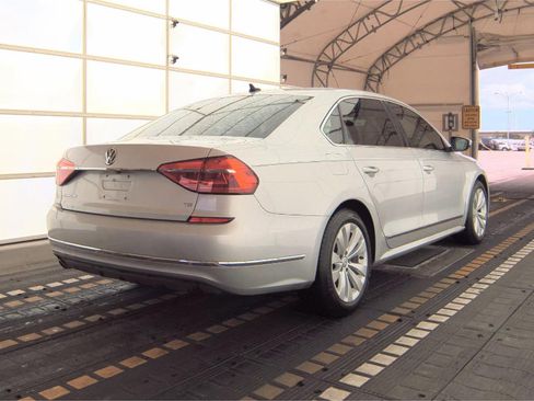 Used 2016 Volkswagen Passat 1.8T SE image 5